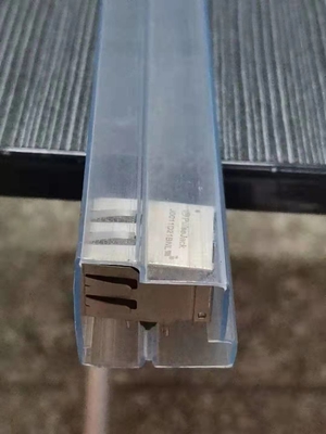 De Vierkante 10e6-10e9 ESD Buis van pvc, Plastic Verschepende Buizen voor elektronische componenten