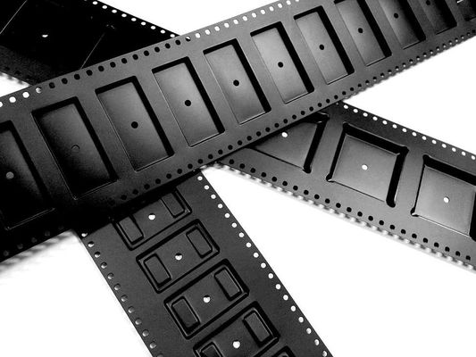 Zwarte dragertape met reliëf voor SMT - antistatisch, PS/PC/PET-materiaal, 8-104 mm breed